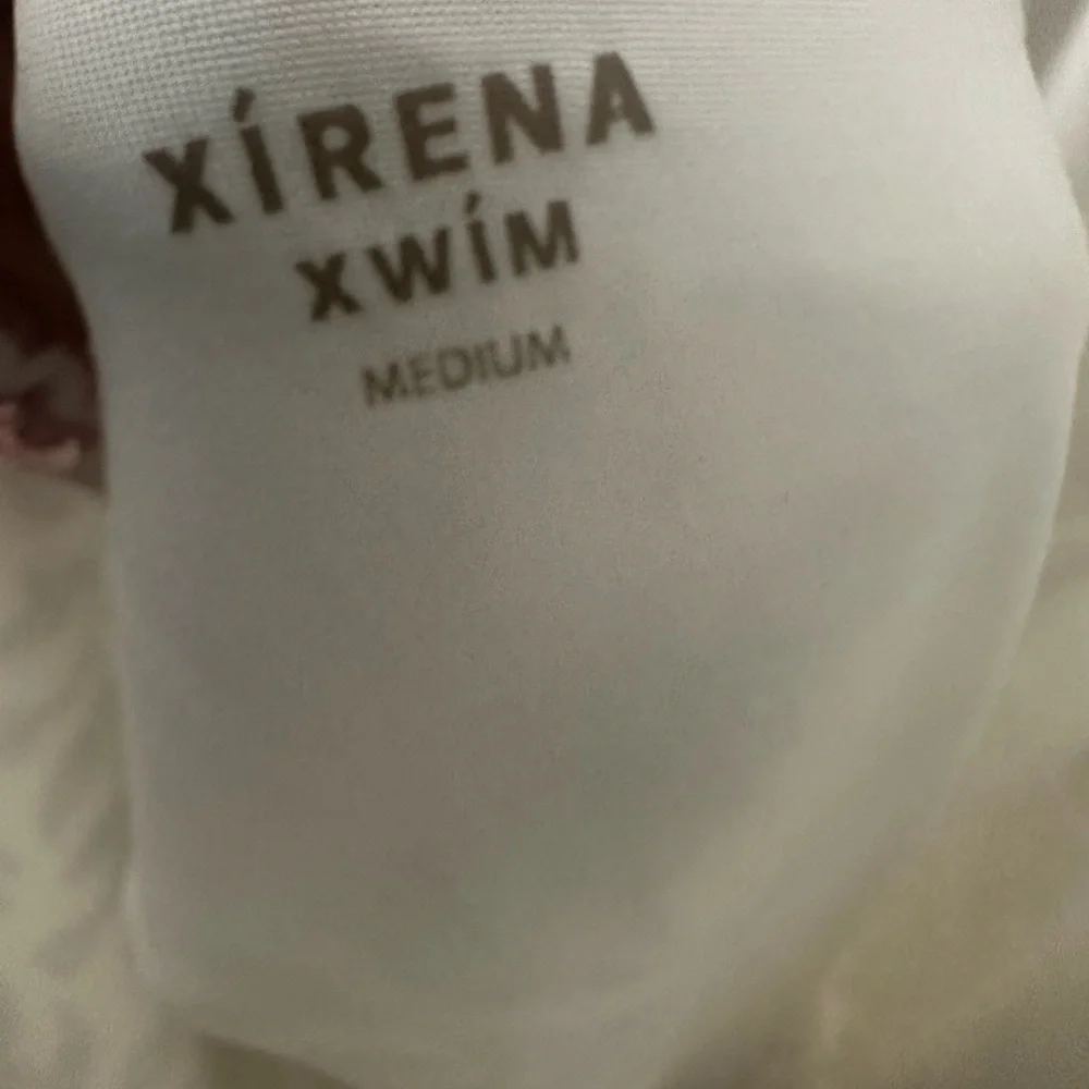 XiRENA Floral Patterned Garment